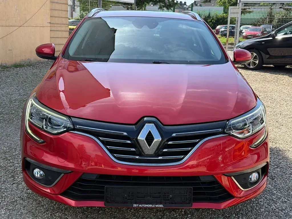 Gebraucht Renault Mégane Intens 132 PS (97 kW) 2018 Rot Limousine