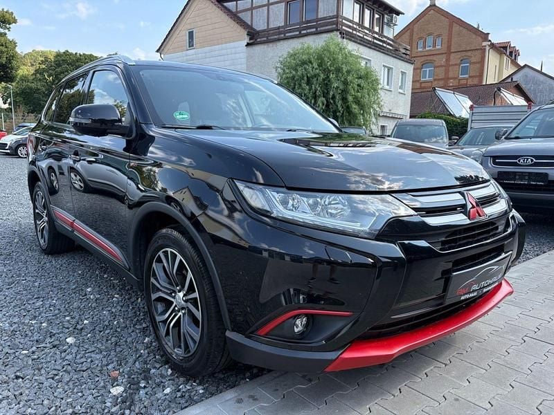 Second-hand Mitsubishi Outlander Plus 150 CP (110 kW) 2017 Negru SUV