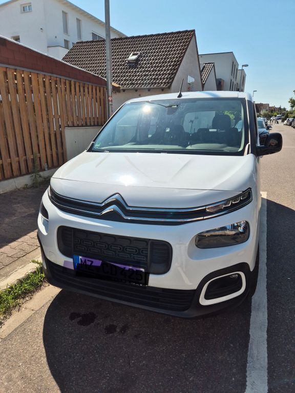 Weiß Gebraucht 2023 Citroën Berlingo Van / Kleinbus | 17.800 € (Guter Preis) - Bild 1/4