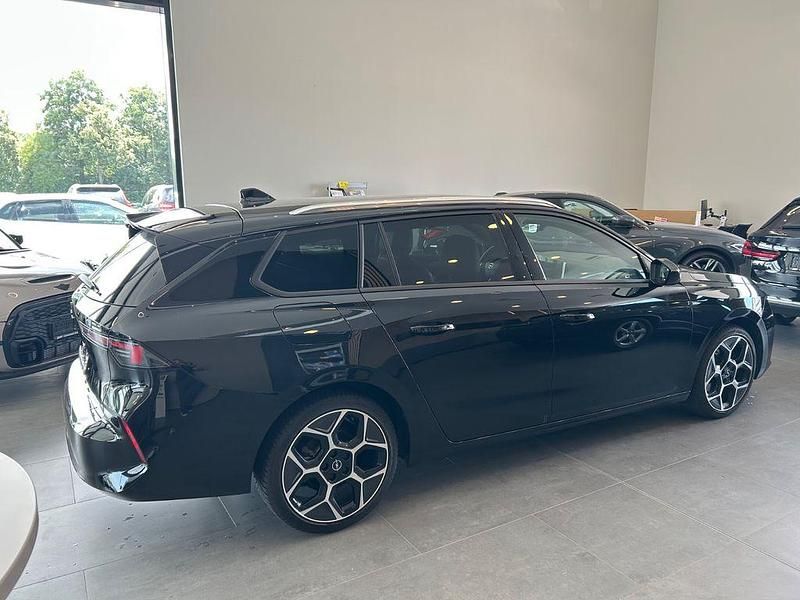 Gebraucht Opel Astra Ultimate 131 PS (96 kW) 2024 Schwarz Kombi