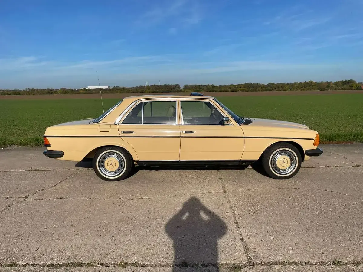 Gebraucht Mercedes 230 109 PS (80 kW) 1980 Beige Limousine