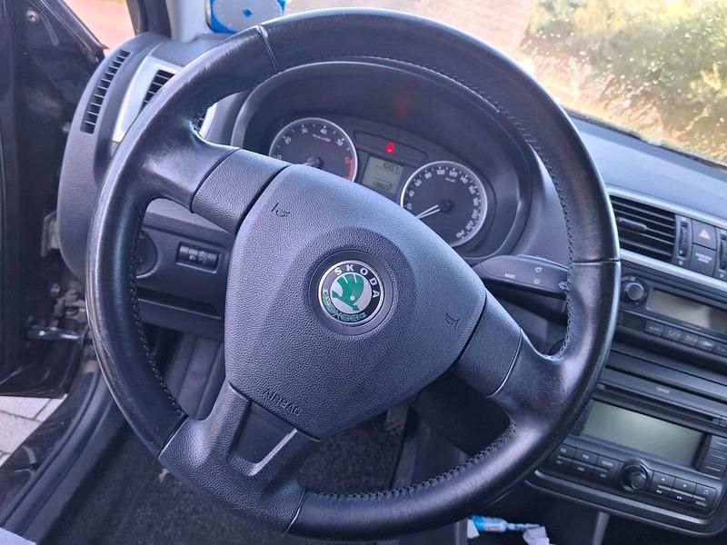 Schwarz Gebraucht 2008 Skoda Fabia Kombi | 3.500 € - Bild 1/4