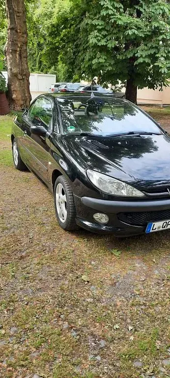 Gebraucht Peugeot 206 CC Platinum 109 PS (80 kW) 2002 Schwarz Cabrio