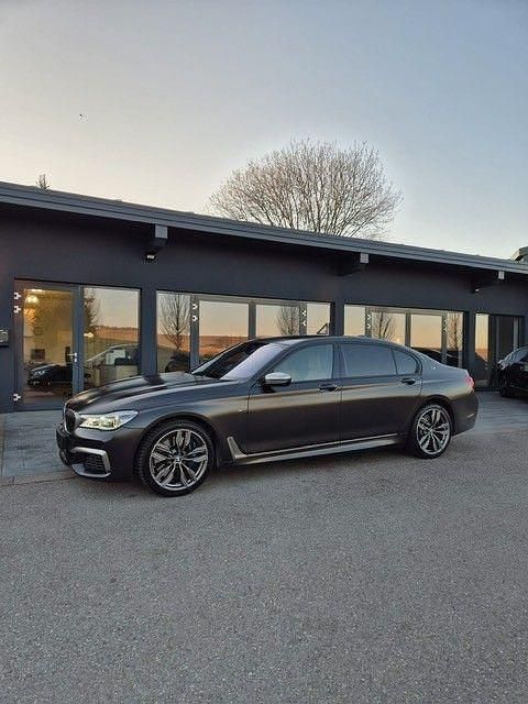 Gebraucht BMW M760 Performance 609 PS (447 kW) 2017 Grau Limousine