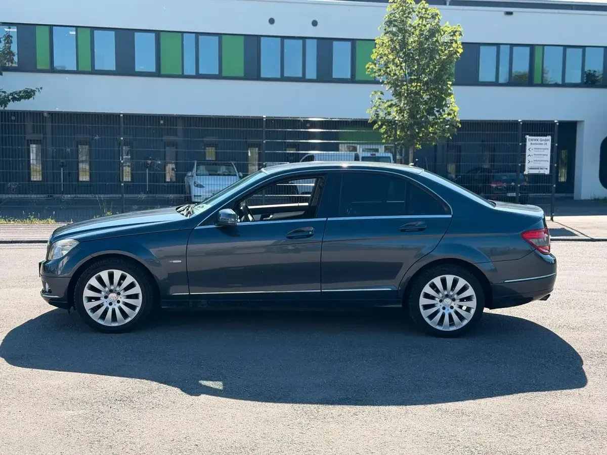 Gebraucht Mercedes C180 156 PS (114 kW) 2009 Grau Limousine