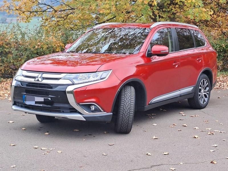 Rot Gebraucht 2018 Mitsubishi Outlander Top SUV | 14.800 € (Superpreis) - Bild 1/4