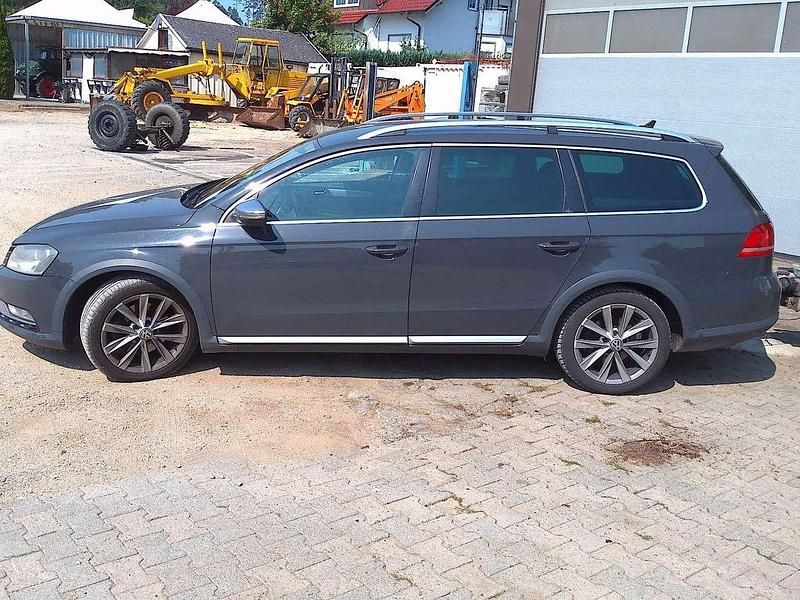 Grau Gebraucht 2013 VW Passat Alltrack Kombi | 5.250 € (Fairer Preis) - Bild 1/4