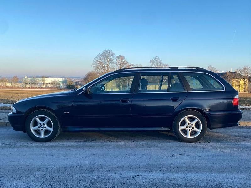 Gebraucht BMW 525 192 PS (141 kW) 2000 Blau Kombi