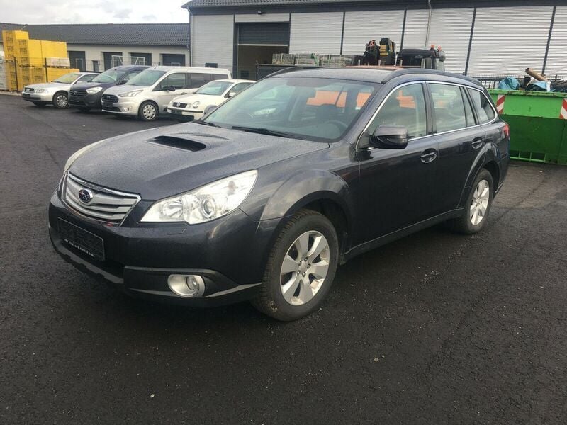 Gebraucht Subaru Outback Active 150 PS (110 kW) 2011 Grau metallic SUV