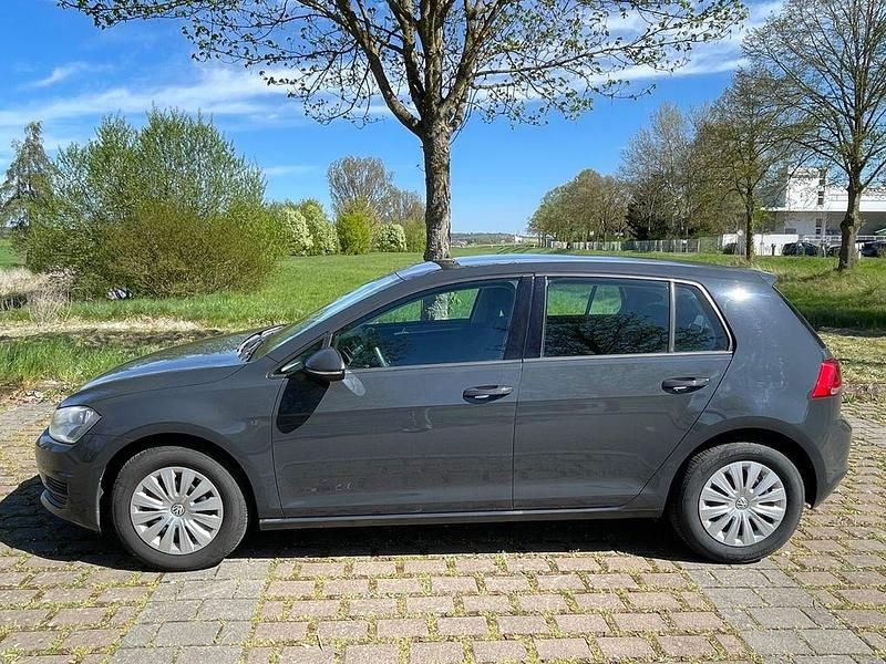 Second-hand VW Golf VII Trendline 86 CP (63 kW) 2015 Gri Berlinǎ