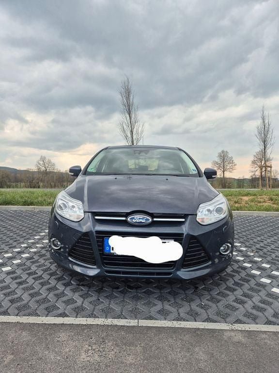 Gebraucht Ford Focus SYNC Edition 140 PS (102 kW) 2013 Blau Limousine