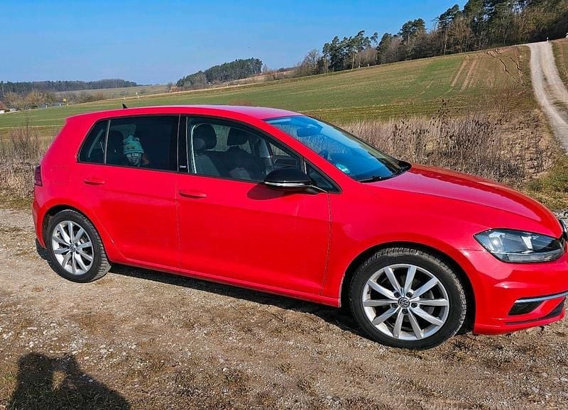 Gebraucht VW Golf VII Pro 116 PS (85 kW) 2018 Rot Limousine