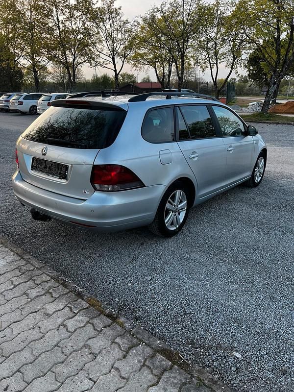 Gebraucht VW Golf VII Match 105 PS (77 kW) 2013 Silber Kombi
