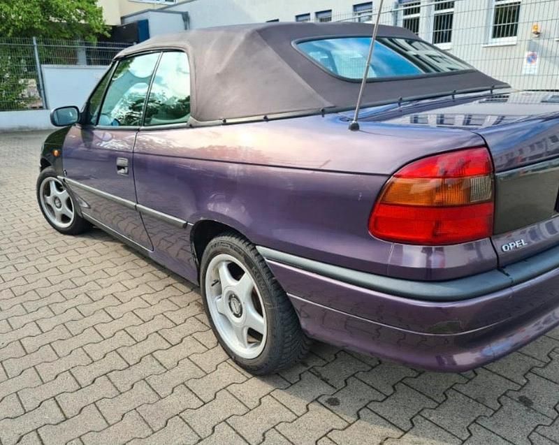 Gebraucht Opel Astra 70 PS (51 kW) 1995 Andere farben Cabrio
