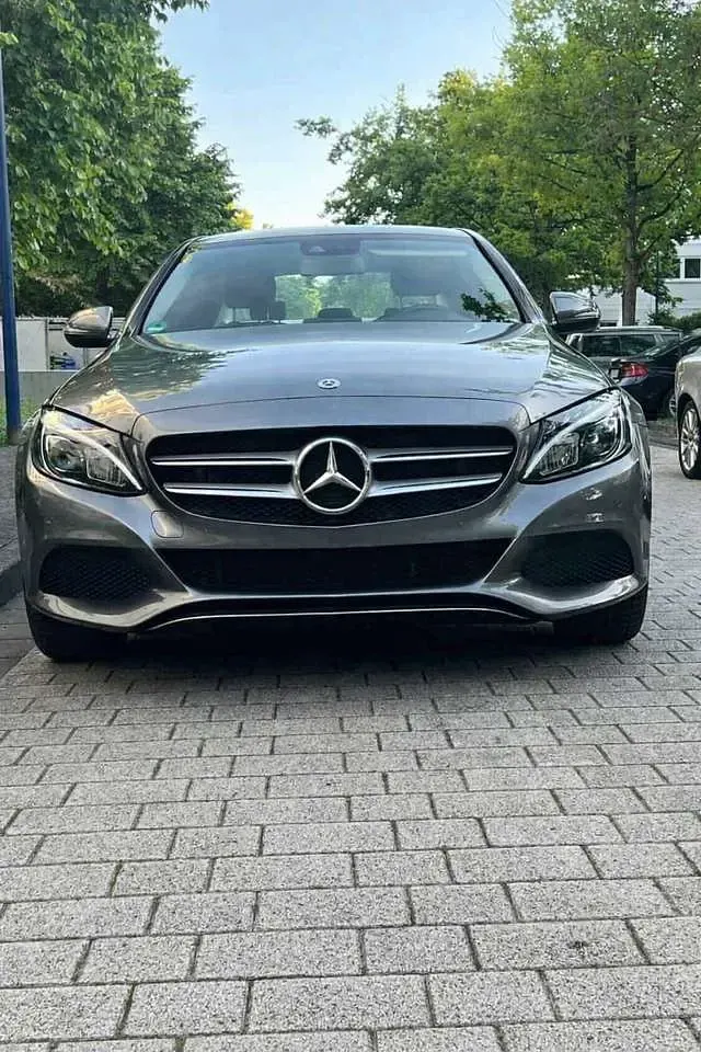 Gebraucht Mercedes C200 Avantgarde 184 PS (135 kW) 2018 Grau Limousine