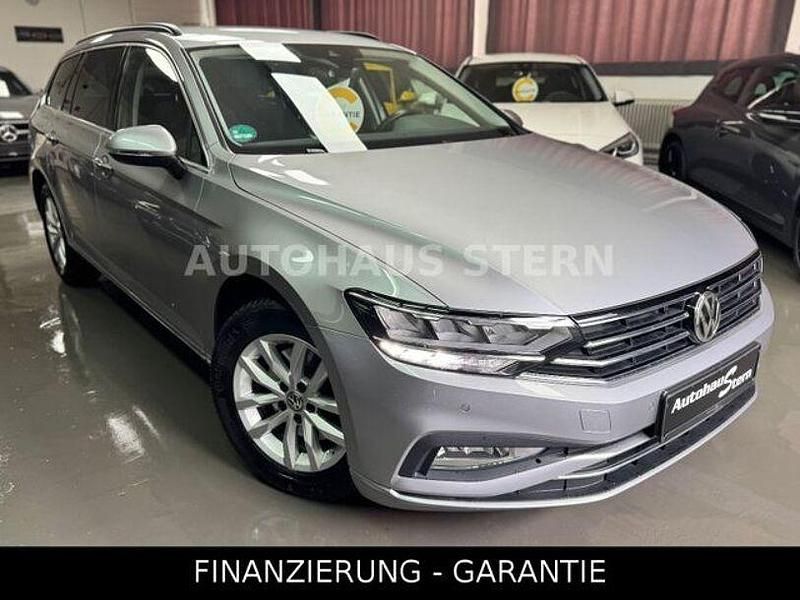 Pyritsilber metallic (metallic) Gebraucht 2019 VW Passat Kombi | 20.850 € (Etwas zu teuer) - Bild 1/4