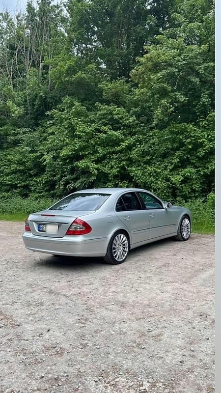 Gebraucht Mercedes E300 211 PS (155 kW) 2008 Blau Limousine