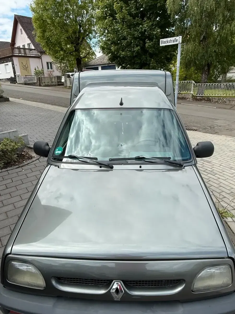 Używany Renault Rapid 74 KM (54 kW) 1993 Szary Pickup