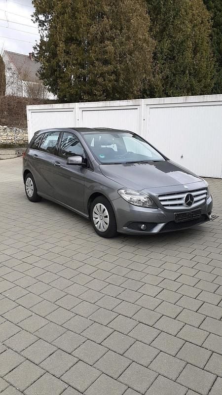 Gebraucht Mercedes 180 109 PS (80 kW) 2013 Grau Limousine
