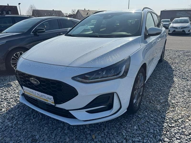 Gebraucht Ford Focus ST-Line X 125 PS (91 kW) 2023 Frostweiß Kombi