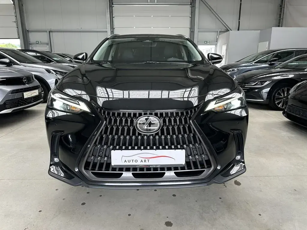 Gebraucht Lexus NX350h 243 PS (178 kW) 2022 Schwarz SUV