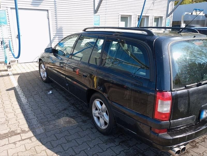 Second-hand Opel Omega 144 CP (105 kW) 2002 Negru Break