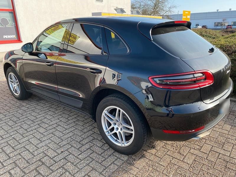 Gebraucht Porsche Macan 250 PS (183 kW) 2018 Schwarz SUV