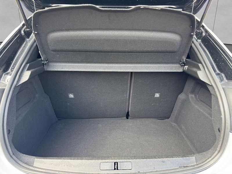 Gebraucht Opel Corsa 101 PS (74 kW) 2024 Silber Limousine