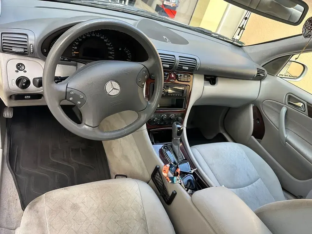 Gebraucht Mercedes C200 163 PS (119 kW) 2000 Silber Limousine