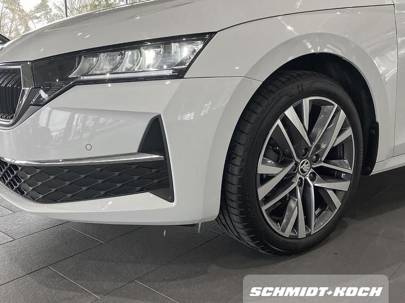 Gebraucht Skoda Octavia Selection 150 PS (110 kW) 2024 Moonweiß perleffekt Kombi