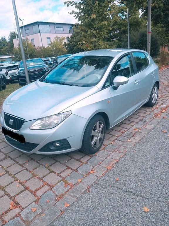 Silber Gebraucht 2011 Seat Ibiza Limousine | 2.000 € (Superpreis) - Bild 1/4