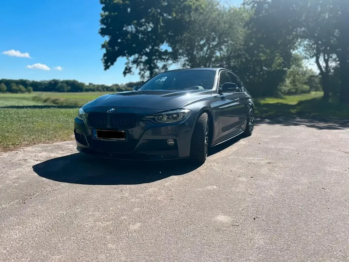 Gebraucht BMW 330 M Sport 252 PS (185 kW) 2018 Grau Limousine