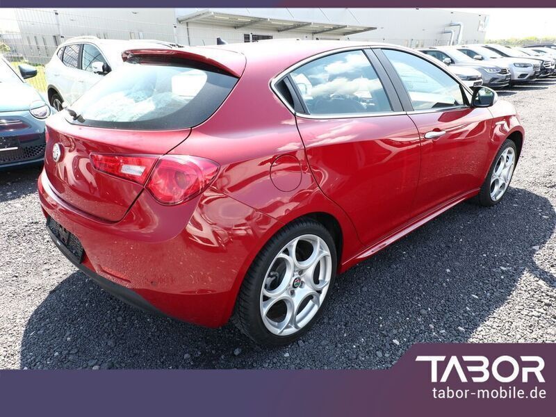 Second-hand Alfa Romeo Giulietta Super 120 CP (88 kW) 2017 Roșu Hatchback