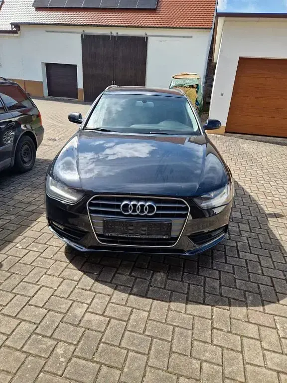 Second-hand Audi A4 Attraction 177 CP (130 kW) 2013 Negru Break