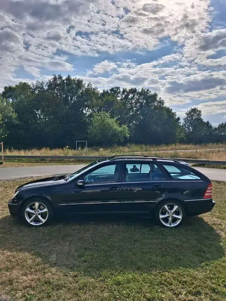Gebraucht Mercedes 180 Avantgarde 143 PS (105 kW) 2004 Schwarz Limousine