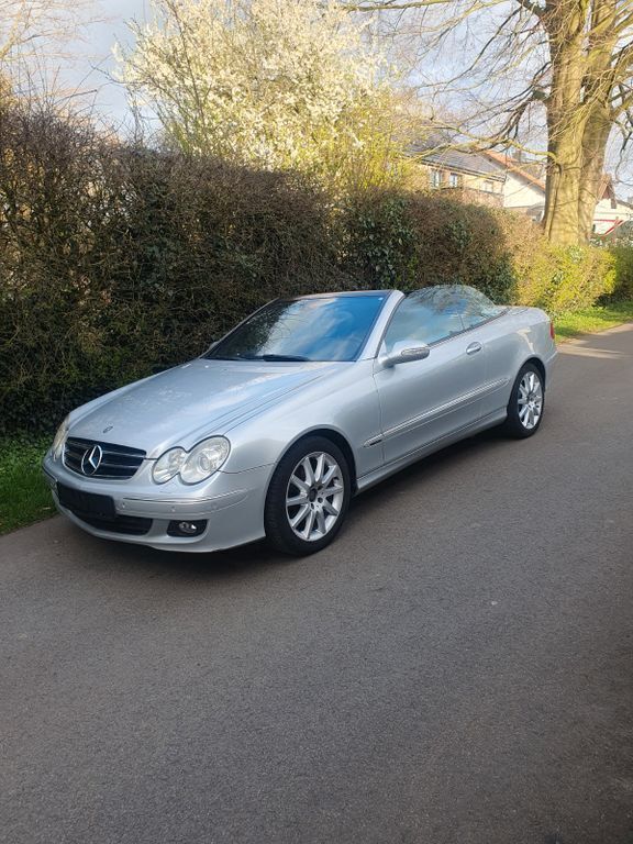Silber Gebraucht 2007 Mercedes CLK280 Avantgarde Cabrio | 10.950 € (Fairer Preis) - Bild 1/4