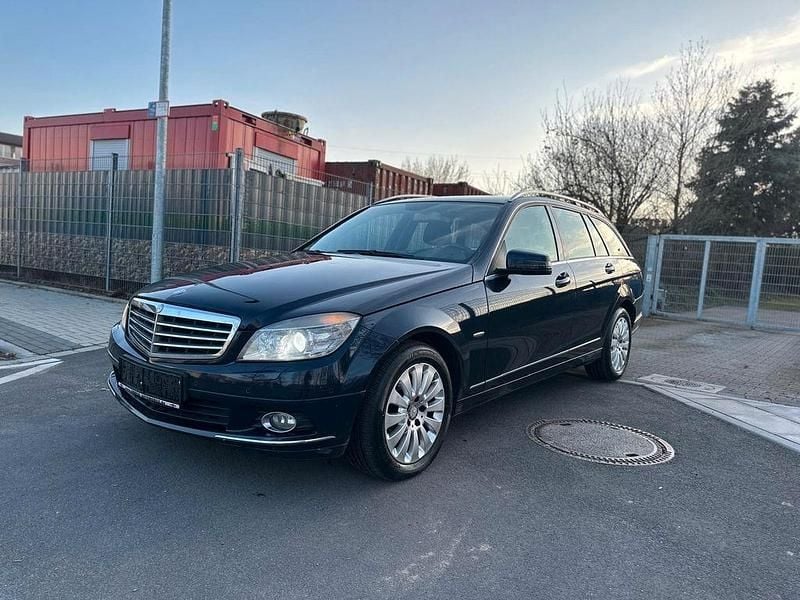 Gebraucht Mercedes C200 136 PS (100 kW) 2010 Blau Kombi