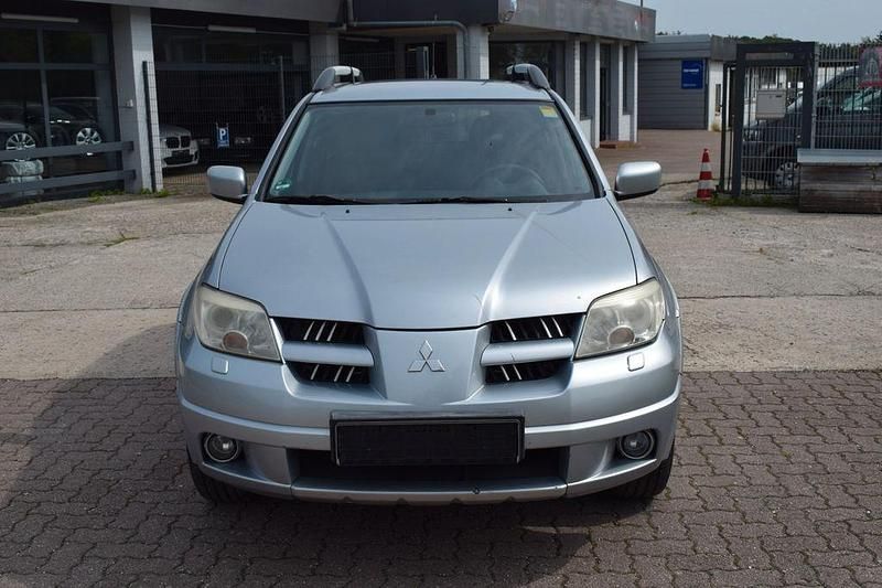 Gebraucht Mitsubishi Outlander Intense 160 PS (117 kW) 2006 Silber SUV
