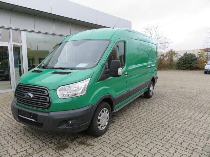 Gebraucht Ford Transit Trend 131 PS (96 kW) 2018 Grün (foliert) Van