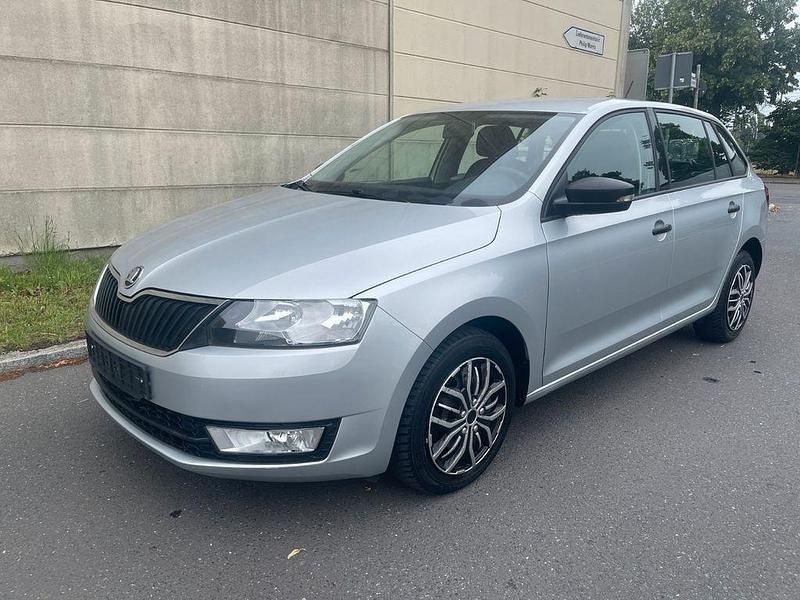 Silber Gebraucht 2015 Skoda Rapid Cool Edition Limousine | 8.999 € (Fairer Preis) - Bild 1/4