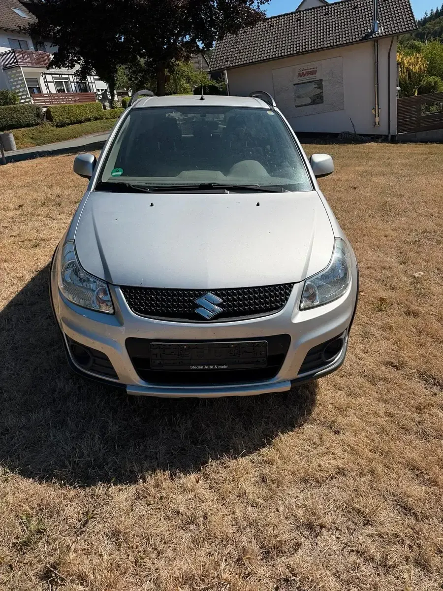 Gebraucht Suzuki SX4 120 PS (88 kW) 2010 Silber SUV