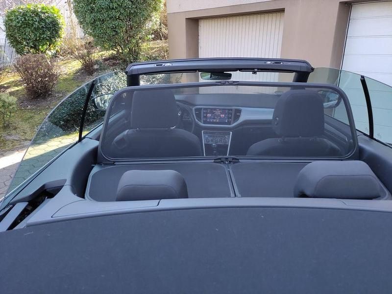 Gebraucht VW T-Roc Cabriolet Active 110 PS (80 kW) 2021 Schwarz Cabrio