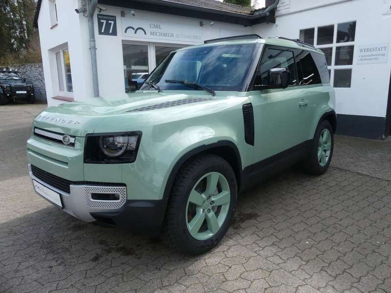 Grün Gebraucht 2023 Land Rover Defender 75th Limited Edition SUV | 77.990 € (Superpreis) - Bild 1/4