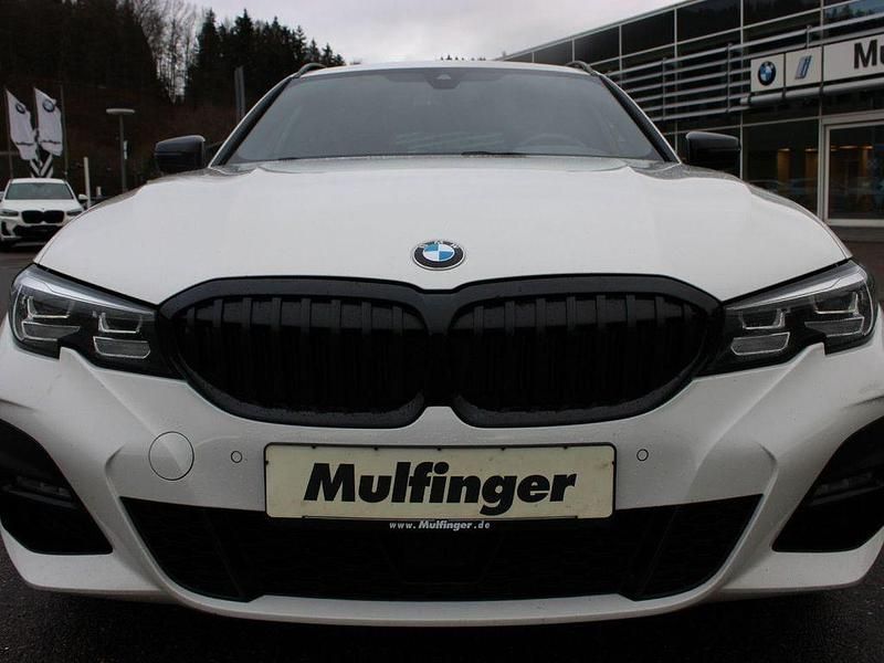 Gebraucht BMW 320 M Sport 190 PS (139 kW) 2022 Weiß Limousine