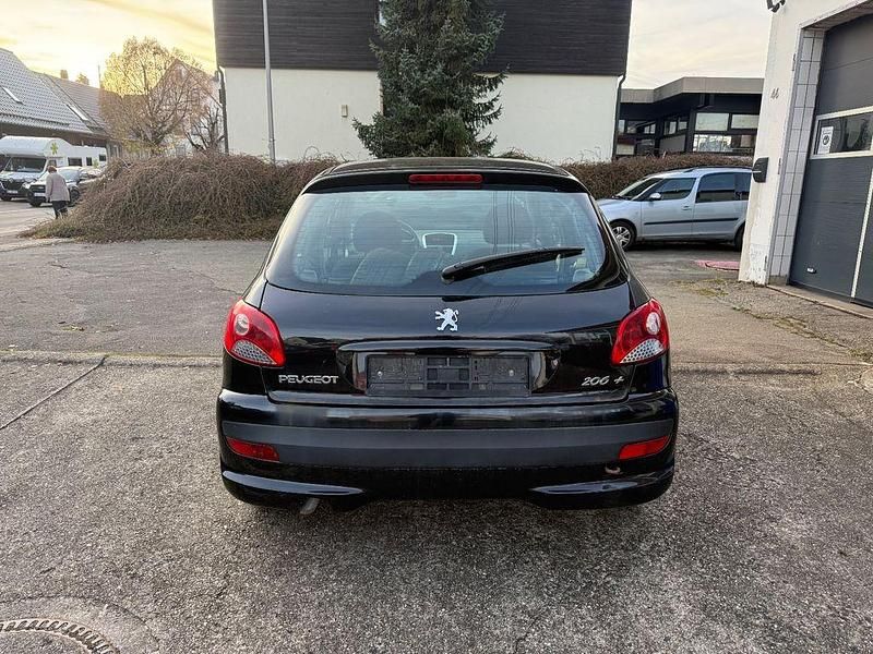 Gebraucht Peugeot 206+ Basis 73 PS (53 kW) 2011 Schwarz Kleinwagen