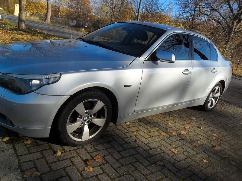 Gebraucht BMW 523 177 PS (130 kW) 2006 Silber Limousine