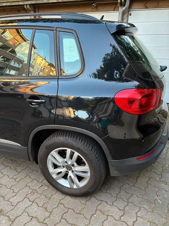 Gebraucht VW Tiguan Trendline 122 PS (89 kW) 2013 Schwarz SUV