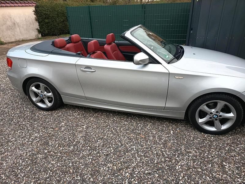 Silber Gebraucht 2011 BMW 118 Cabriolet Cabrio | 8.600 € (Guter Preis) - Bild 1/4