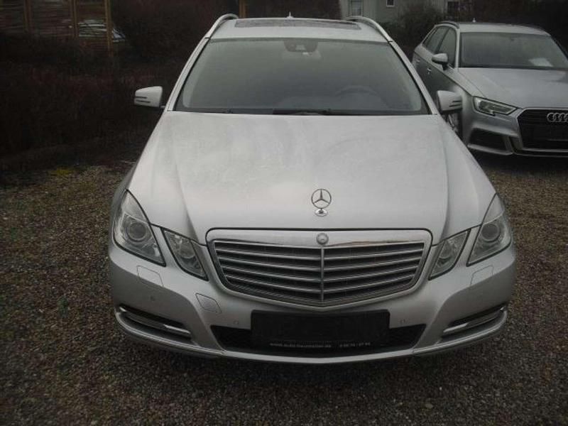 Gebraucht Mercedes E220 170 PS (125 kW) 2013 Iridiumsilber  metalliclack Kombi