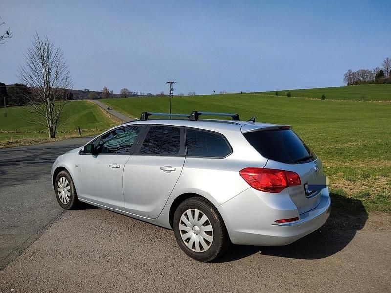 Gebraucht Opel Astra 110 PS (80 kW) 2015 Silber Kombi